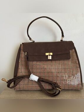 NWT Cato Purse - Multiple Compartments